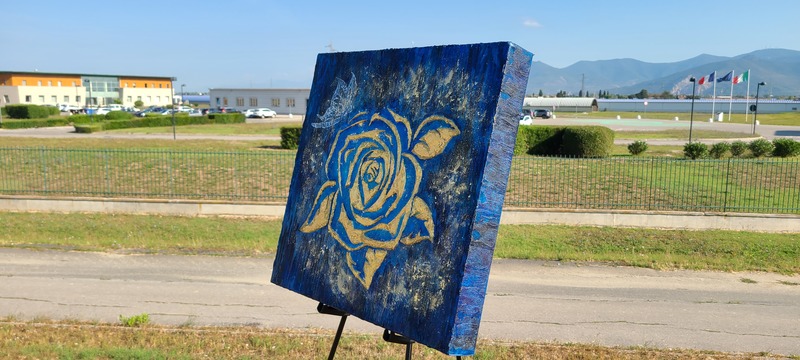 VIRGOとイタリア人現代絵画アーティスト　マッジーフランチェスコの作品「Rosa Blu」青いバラ